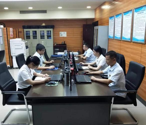 主体责任难落实等现实难题,展通公司创新提出了线上安全信息化产品+线